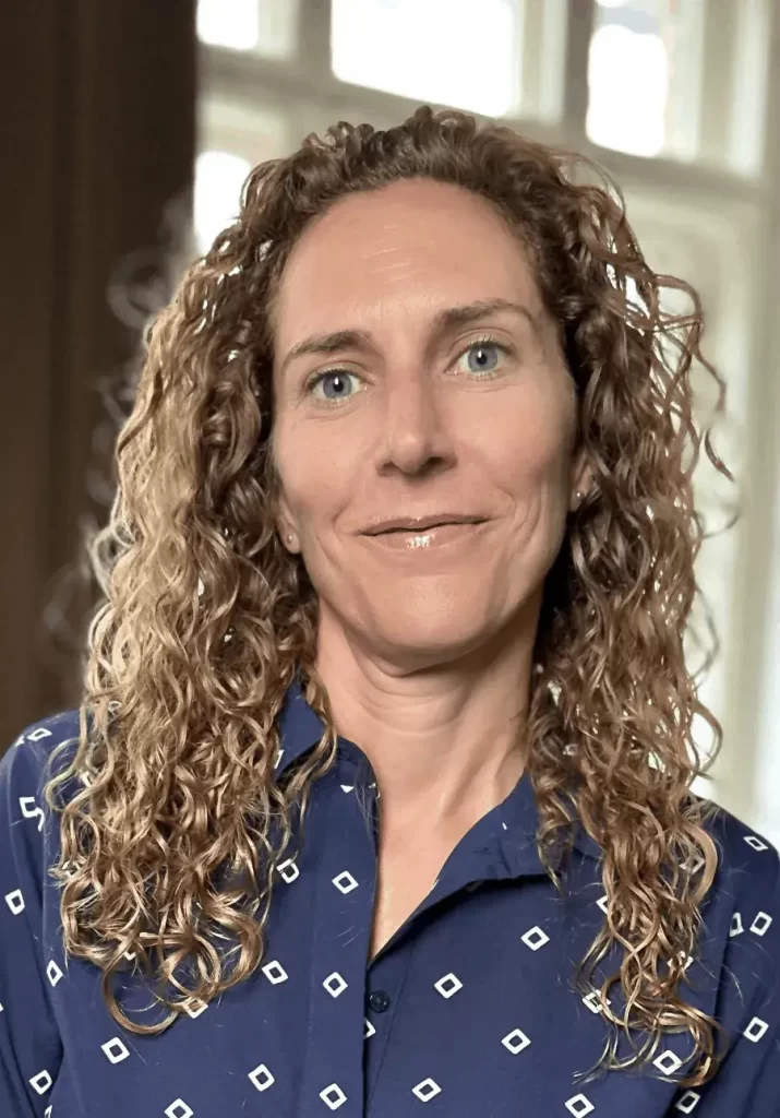 An Interview With Cristina Álvarez Peregrina, PhD